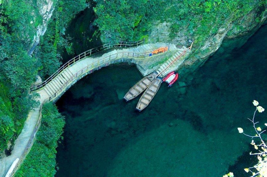 探索智慧,畅游《云边有个小卖部》讲述了什么故事?吉鹿力问答社区!